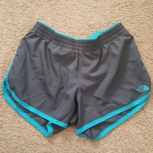 North face shorts excellent condition